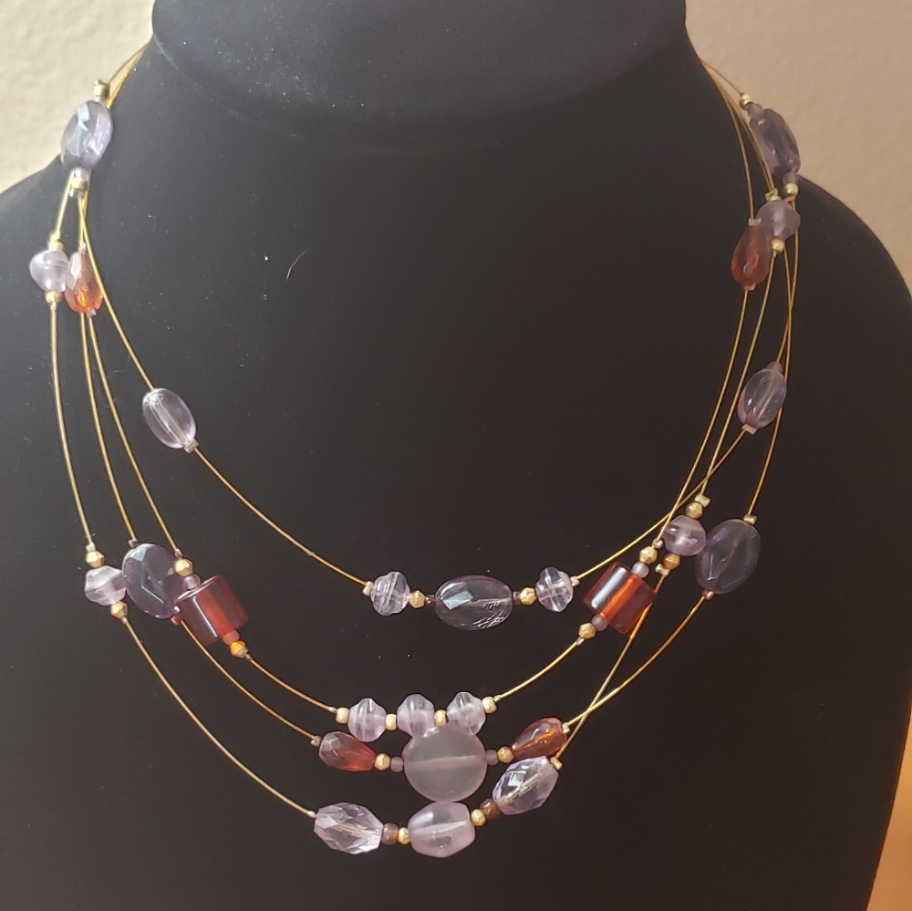 Short necklace and earrings set